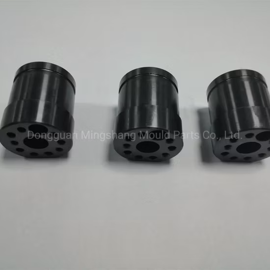 Inserto centrale per stampo in acciaio temprato con rivestimento superficiale 8402 con rettifica cilindrica per tappo di bottiglia in plastica per acqua della Florida